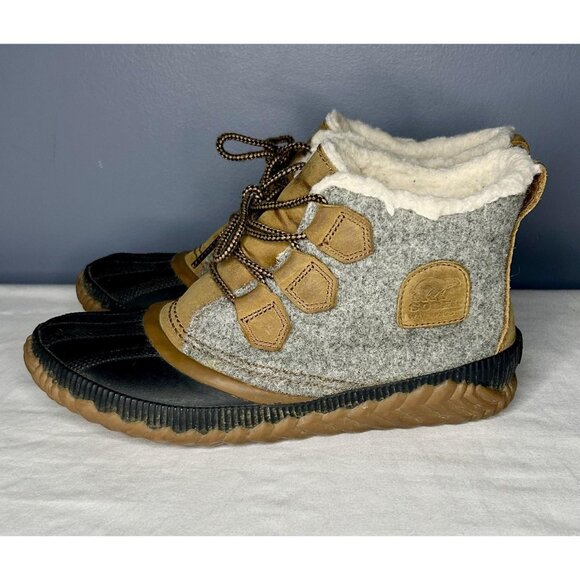 Sorel Out N About Boots Womens 8.5 Gray Tan Waterproof Duck Boot Faux Fur Sherpa - Picture 16 of 16
